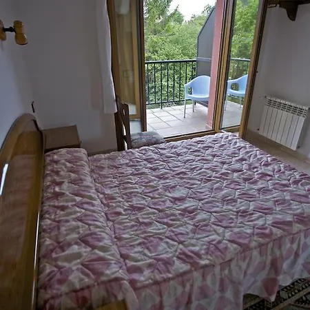 La Casa Abajo