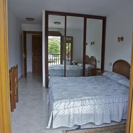 La Casa Abajo בית הארחה 2*